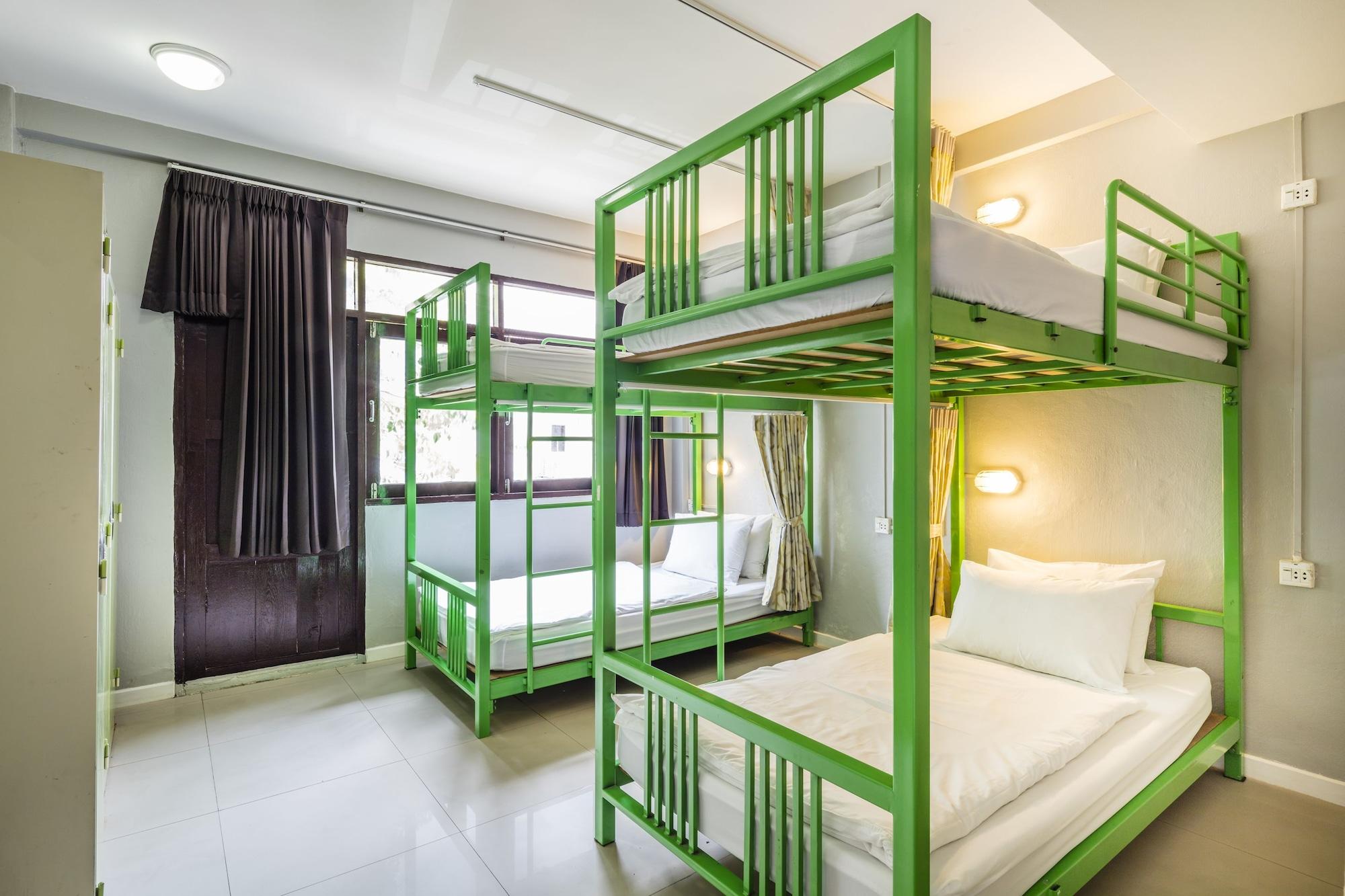 At Hua Lamphong Hotel Bangkok Exterior photo