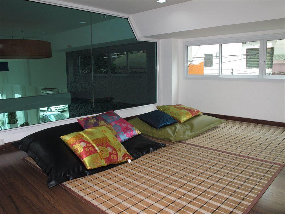 At Hua Lamphong Hotel Bangkok Exterior photo